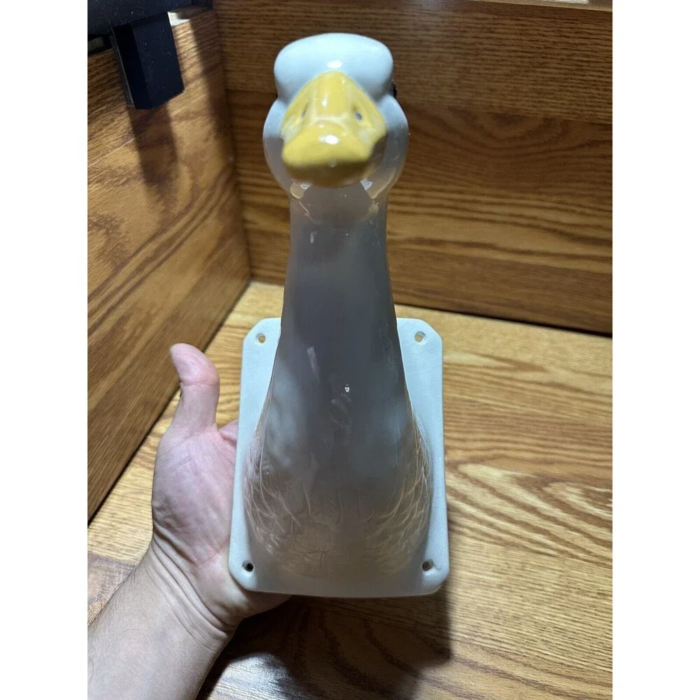 Vintage Home Decor Porcelain Goose Wall Mount Dirty Towel Hat Chonie Hanger 1987